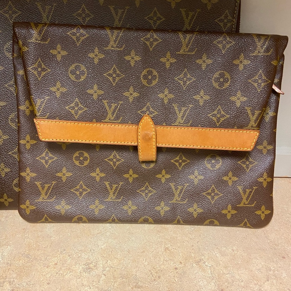 Authentic Louis Vuitton Clutch